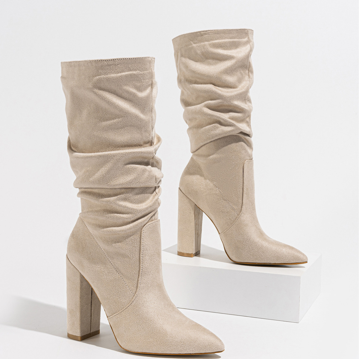 Beige / US 10
