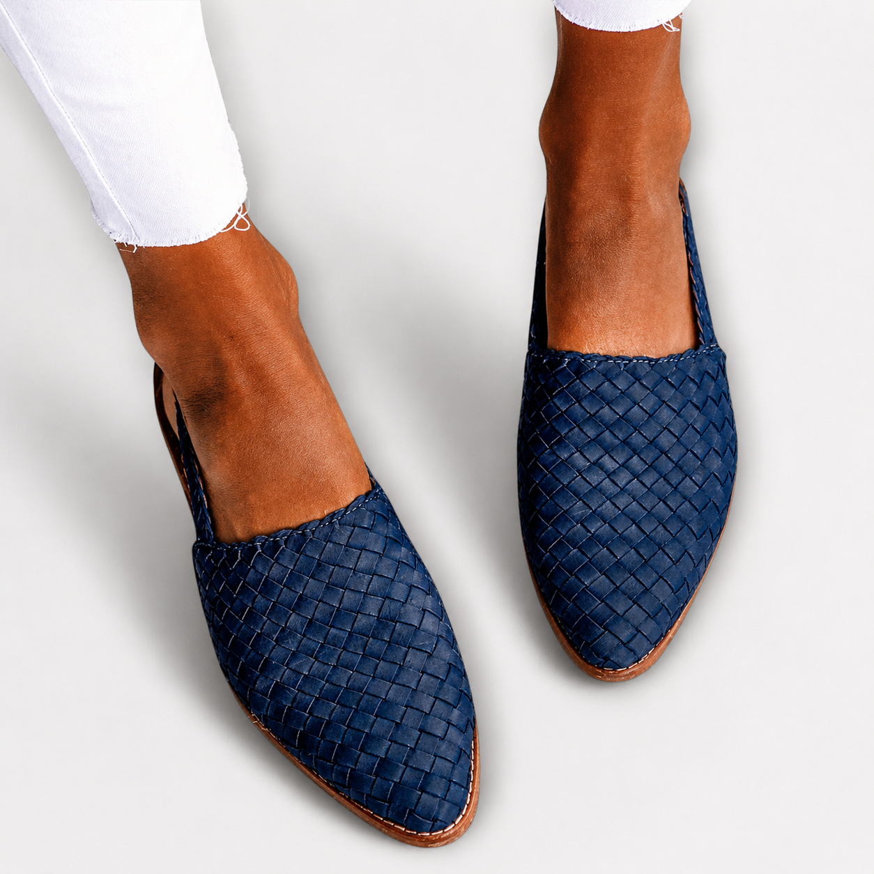 Blue (almost sold out) / US WOMEN 11/11.5