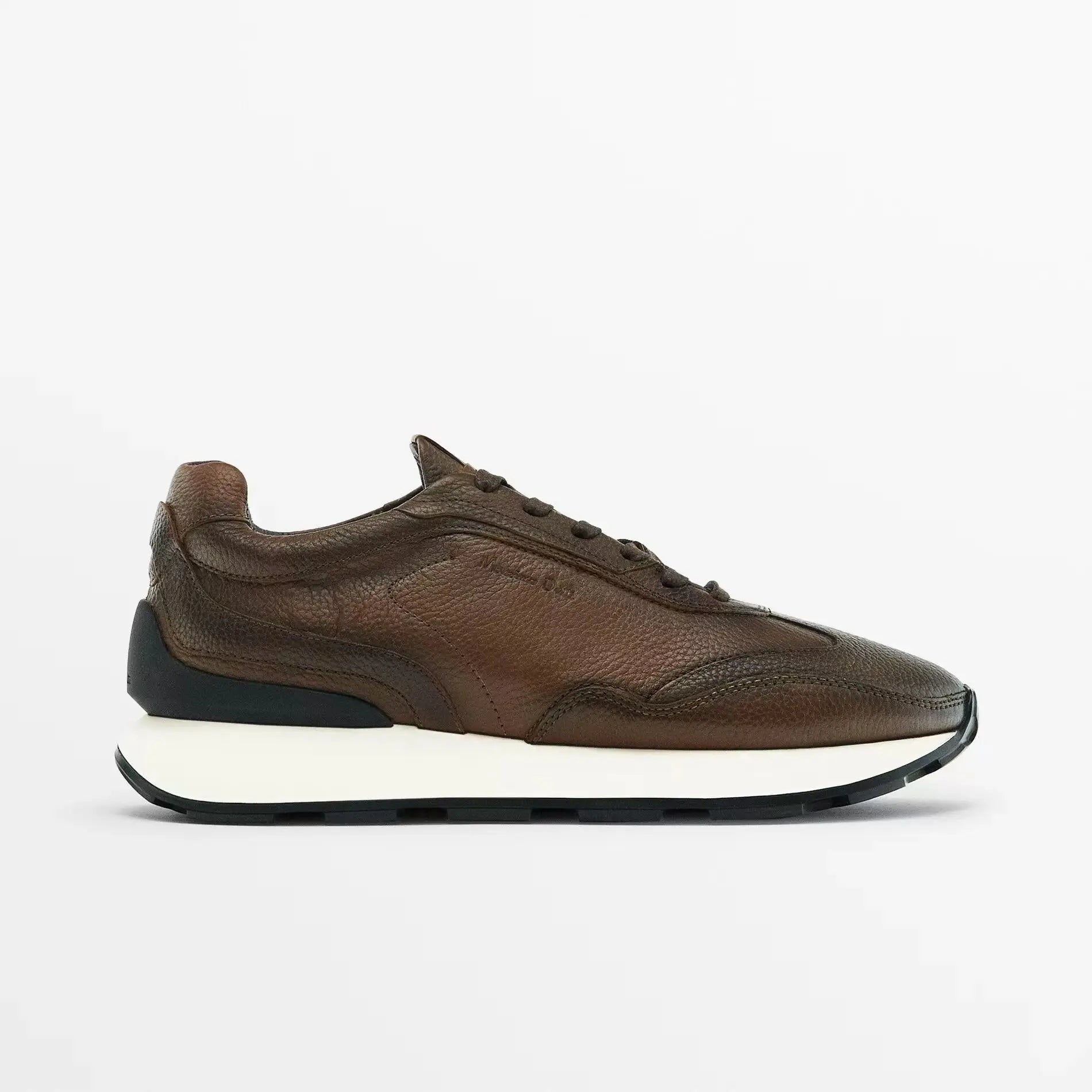 Brown / 44