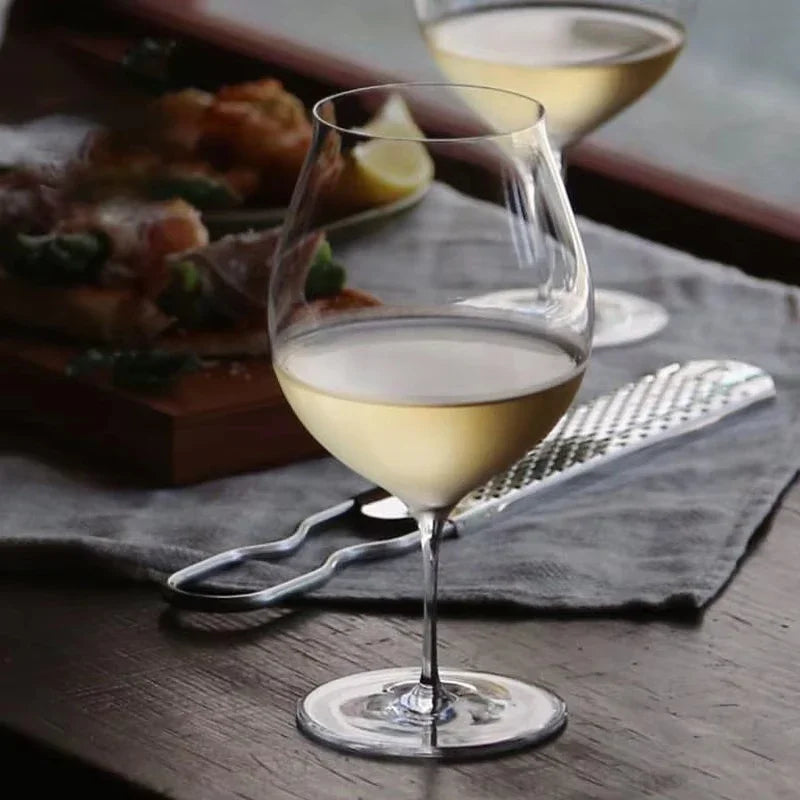 Barbera glass with white wine