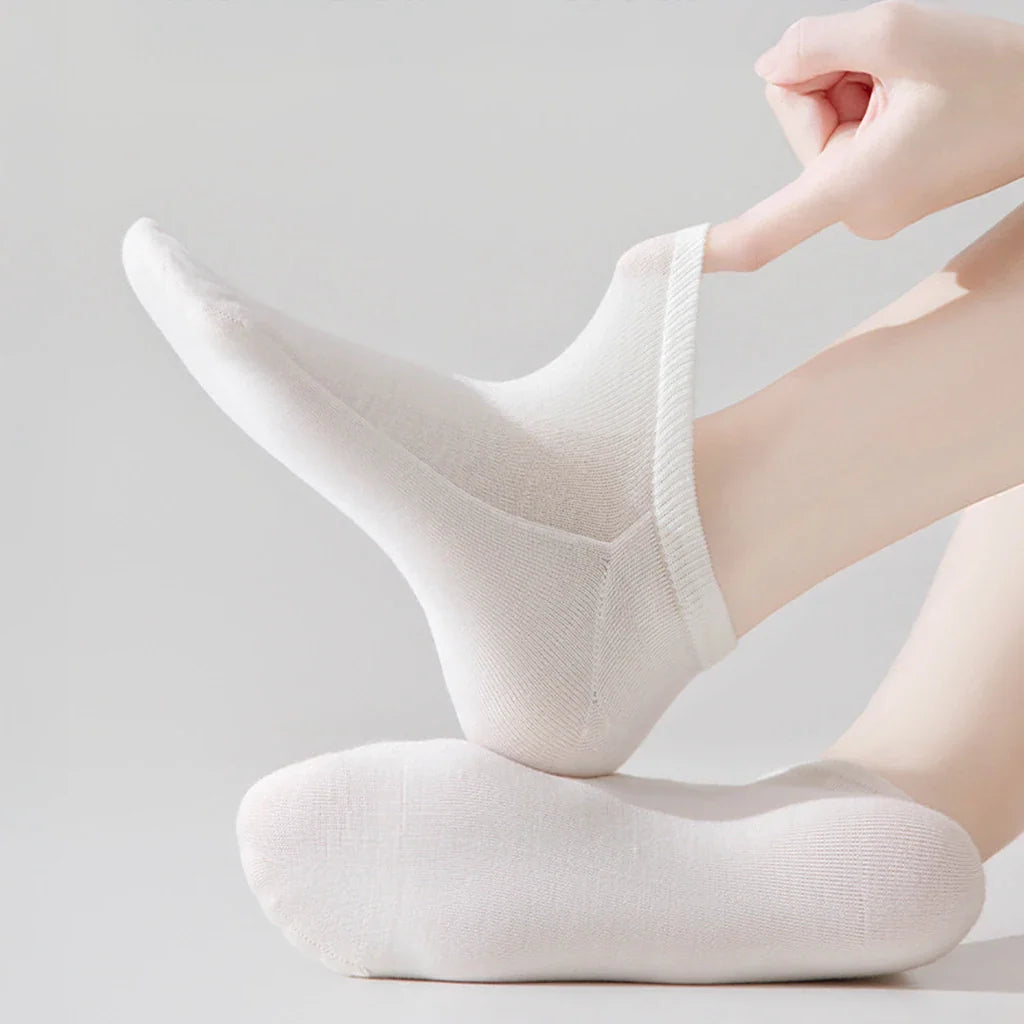 Bella Breathable Ankle Socks (3-Pack) in White