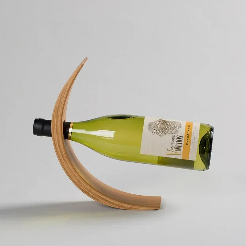 Bilico holder with a white wine bottle