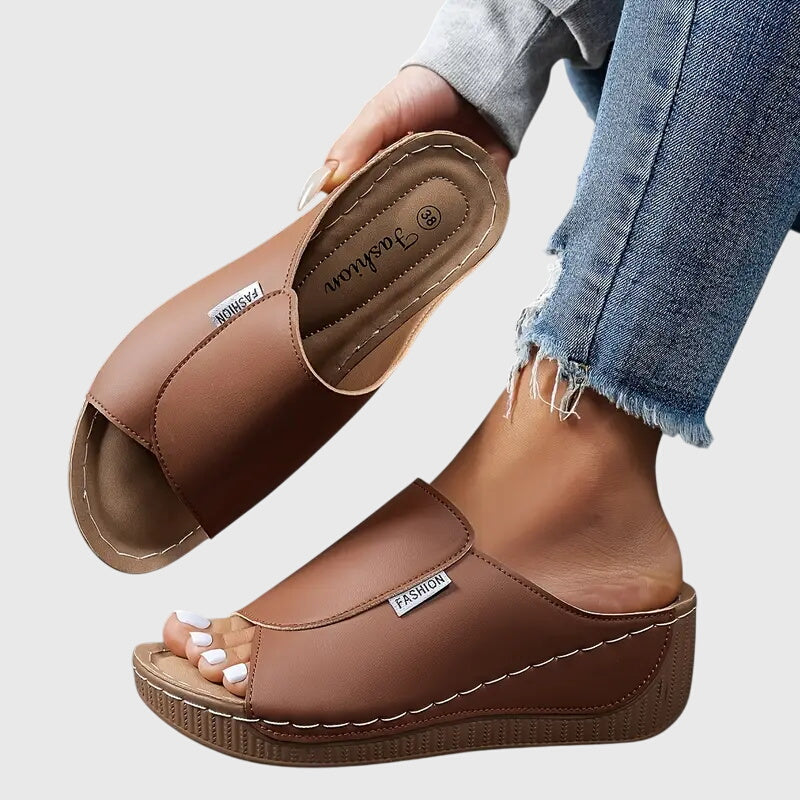 Bríd Classic Comfort Walking Sandals – women's shoes, view 4