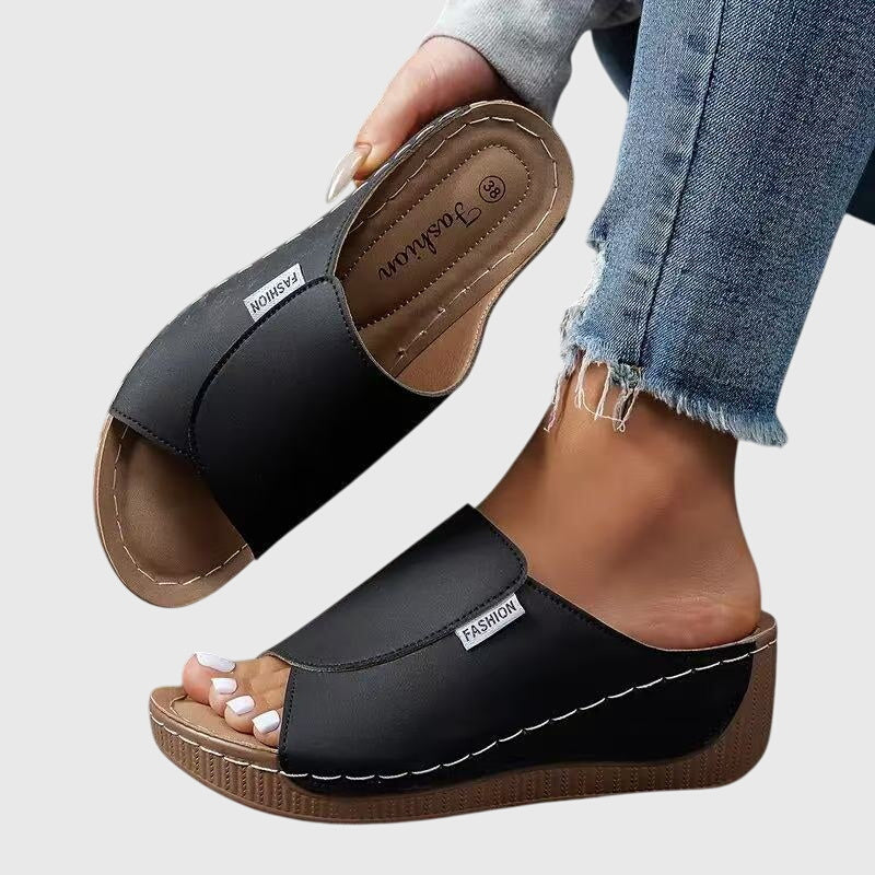 Bríd Classic Comfort Walking Sandals – women's shoes, view 5