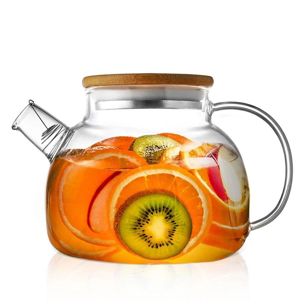 Brocca glass pitcher with orange slices
