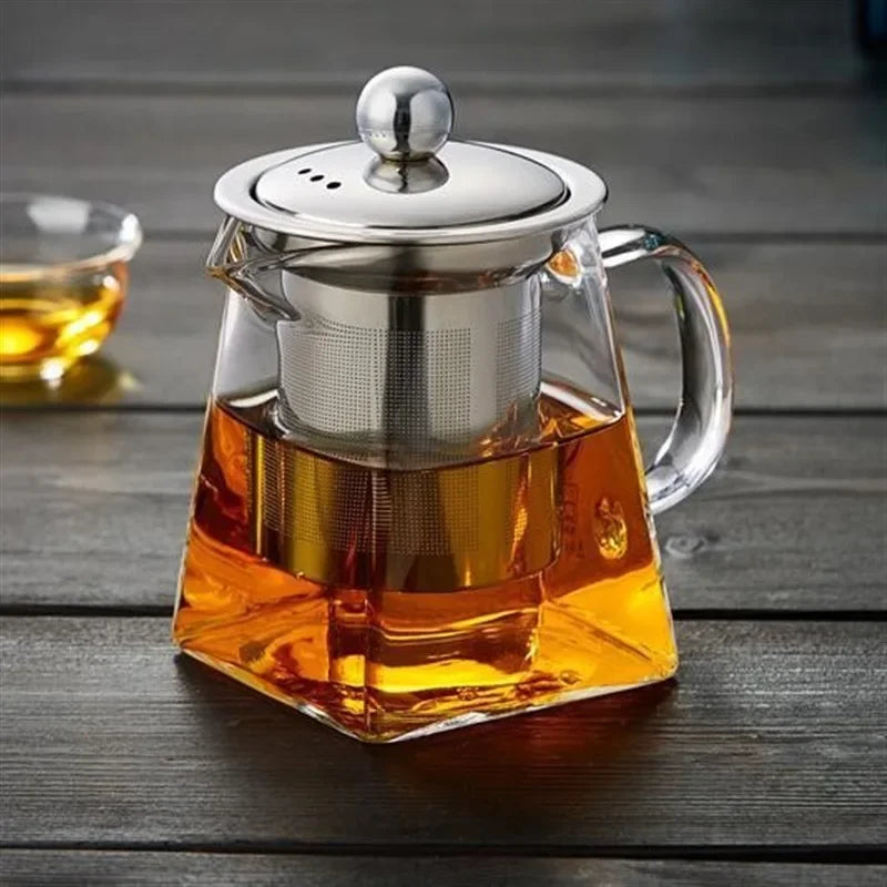 Camomilla glass teapot with tea