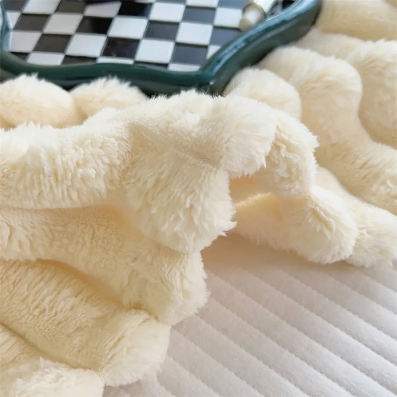 Close-up of the Cortina faux fur pile