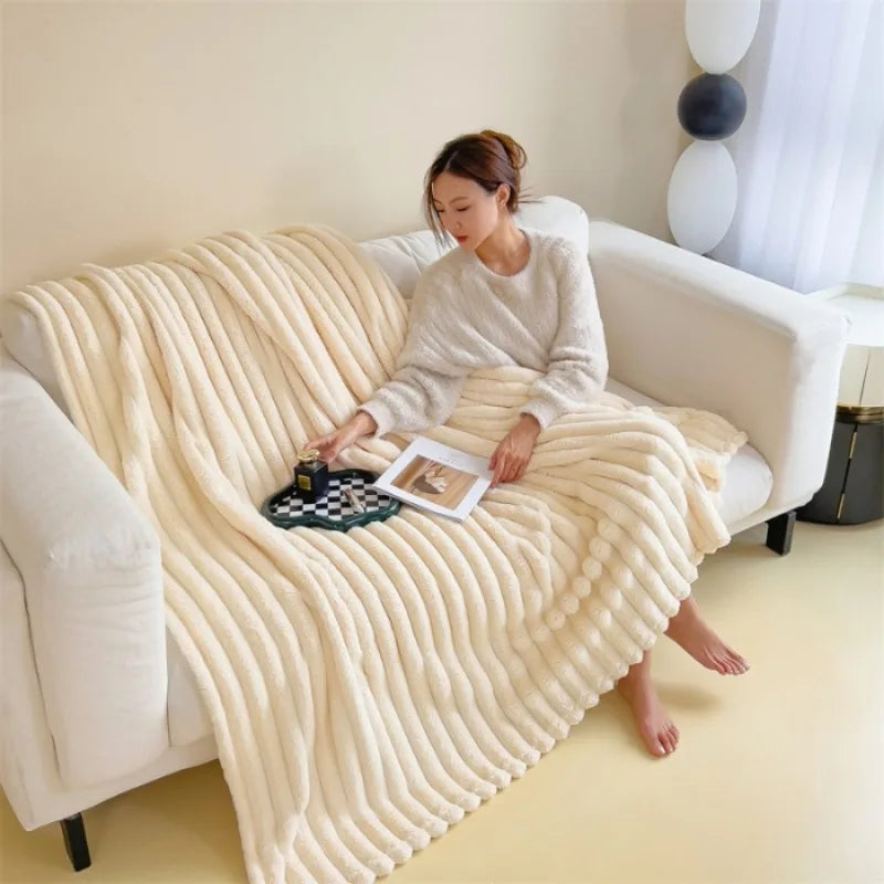 Cortina faux fur throw in white