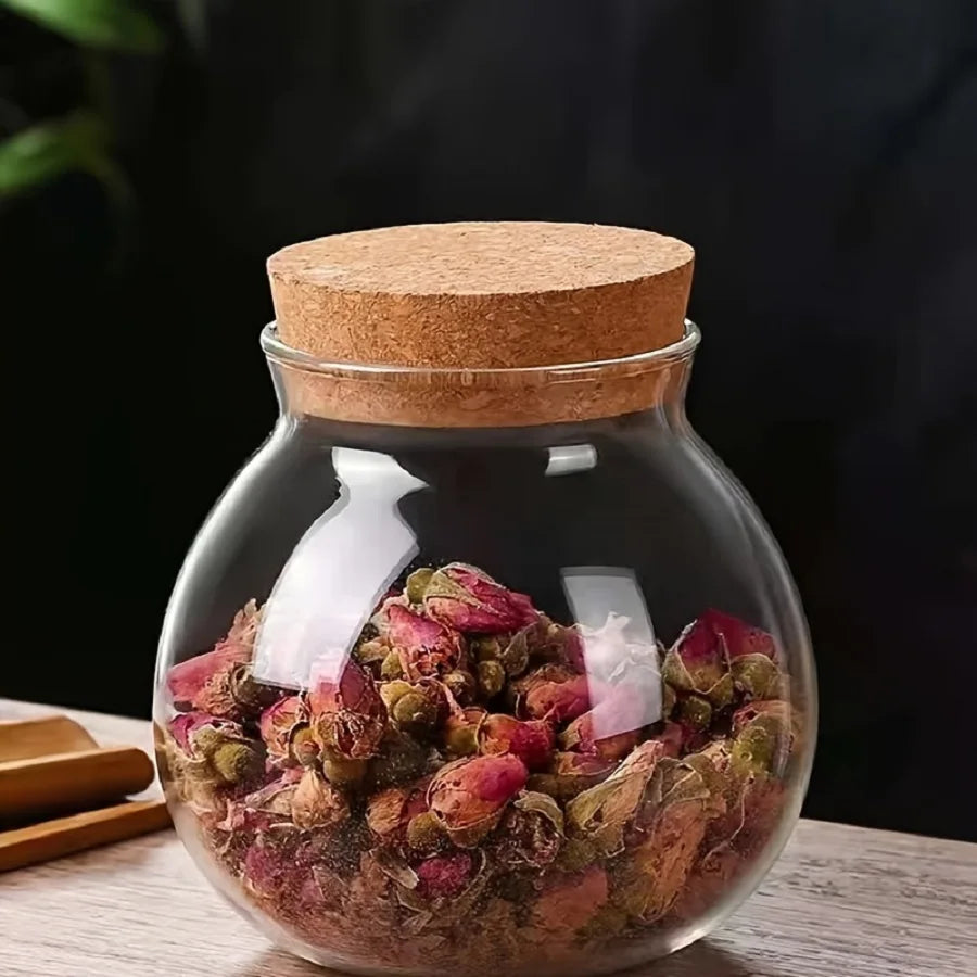Dispensa jar with dried flowers