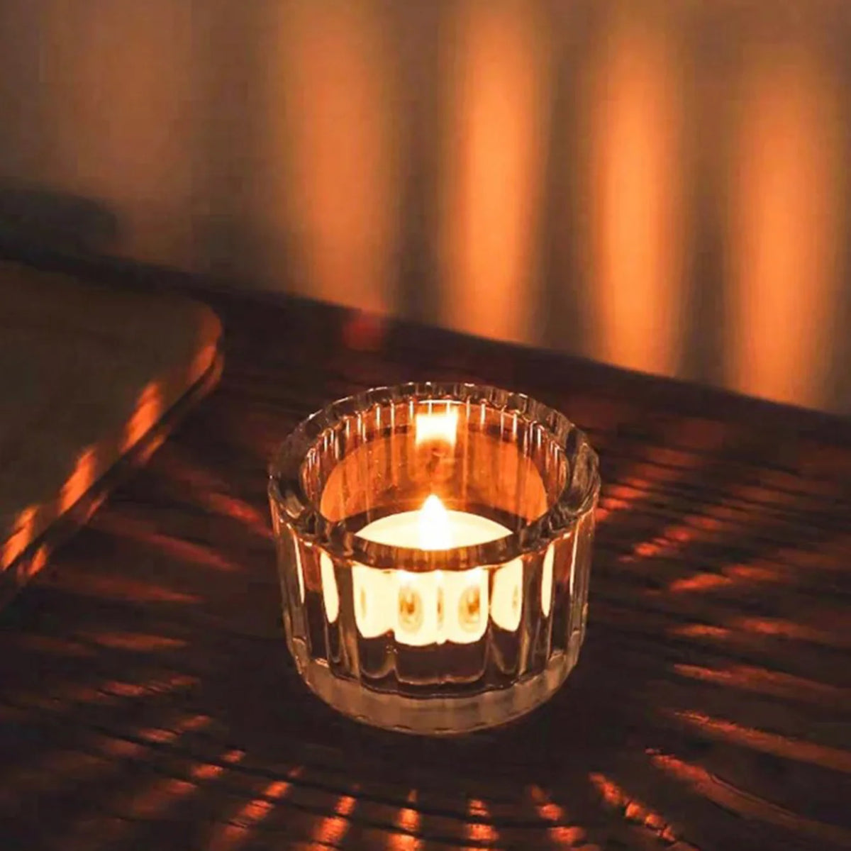 Fiamma holder casting light