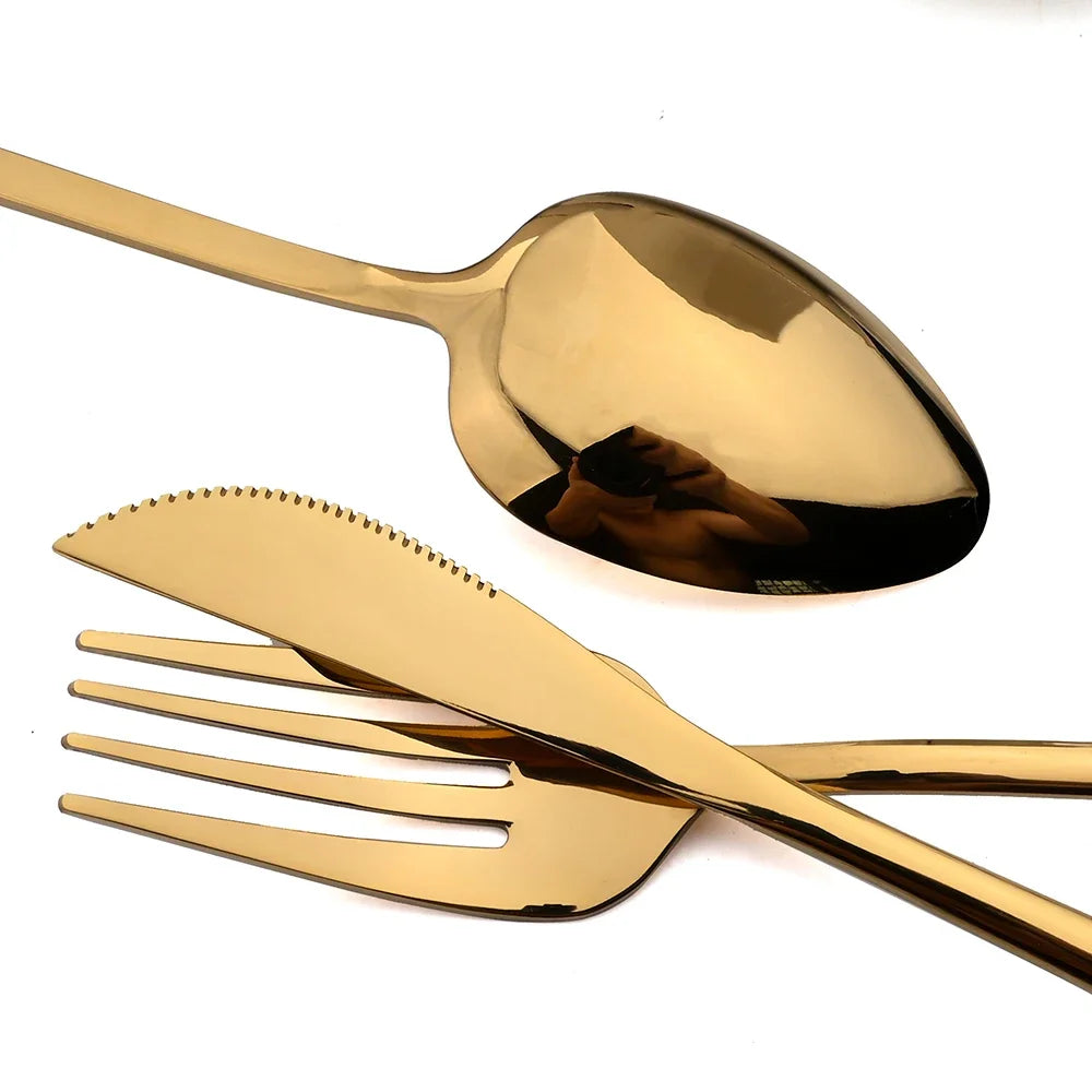 Firenze gold spoon and knife detail