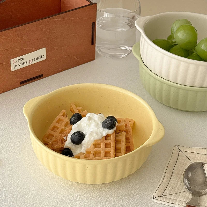 Forno yellow bowl with breakfast