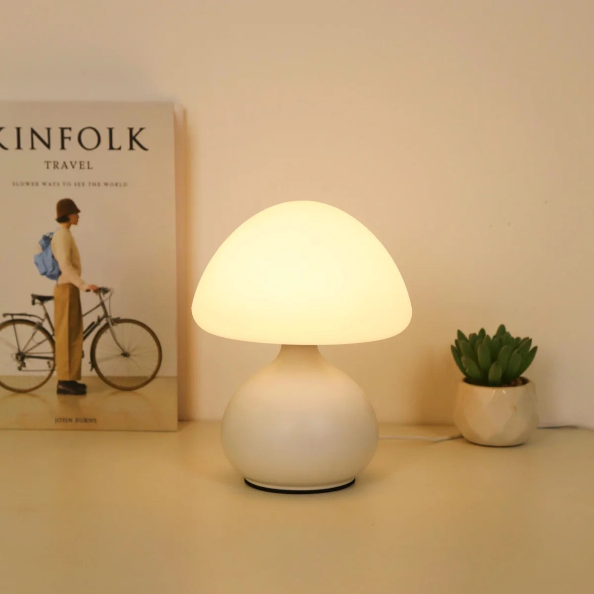 Funghetto mushroom lamp with a white base