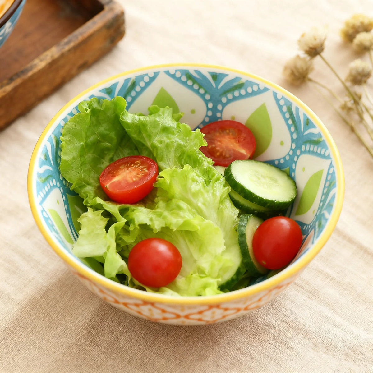 Ischia bowl with salad