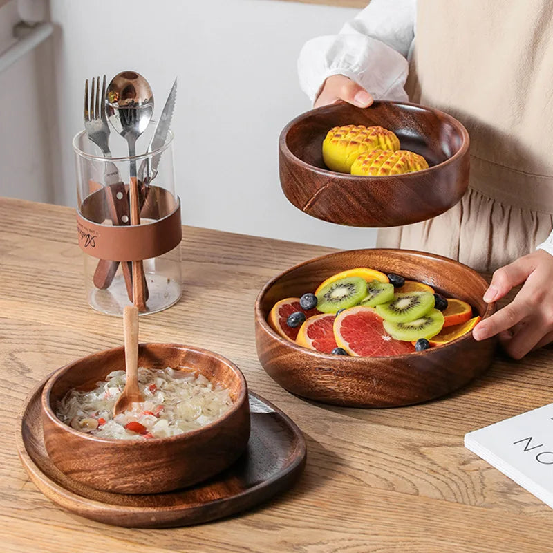 Legno bowls on a table