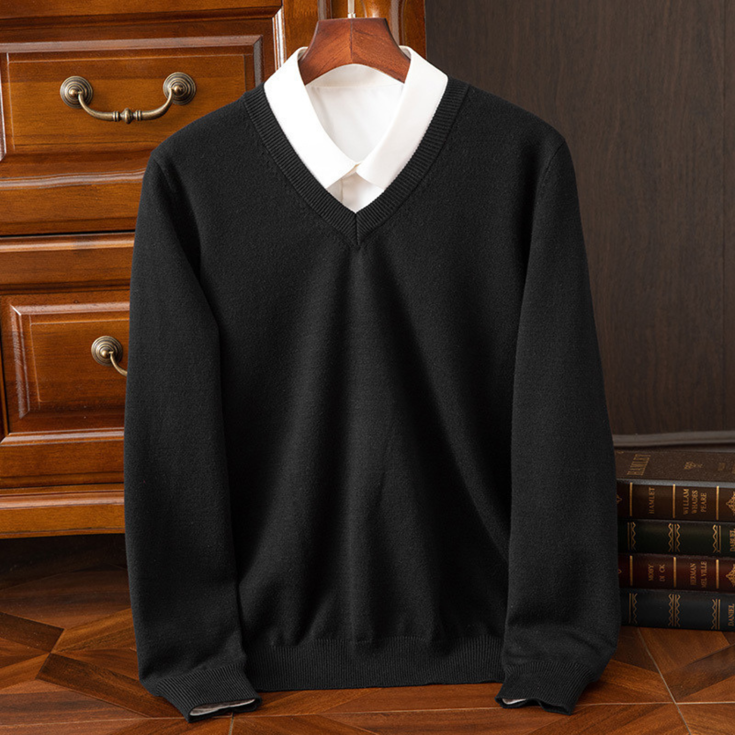 Men's v-neck sweater – Avinos Milano
