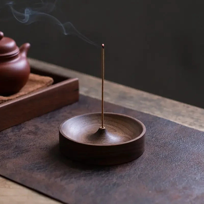 Sandalo holder on a tea table
