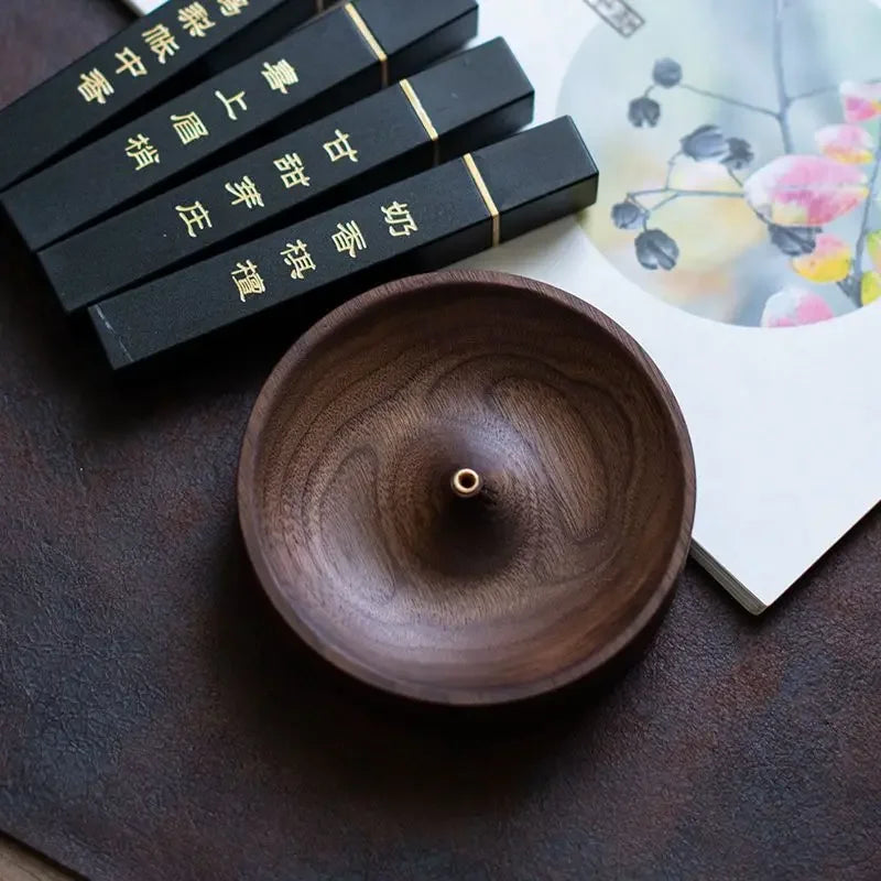 Sandalo holder with incense sticks