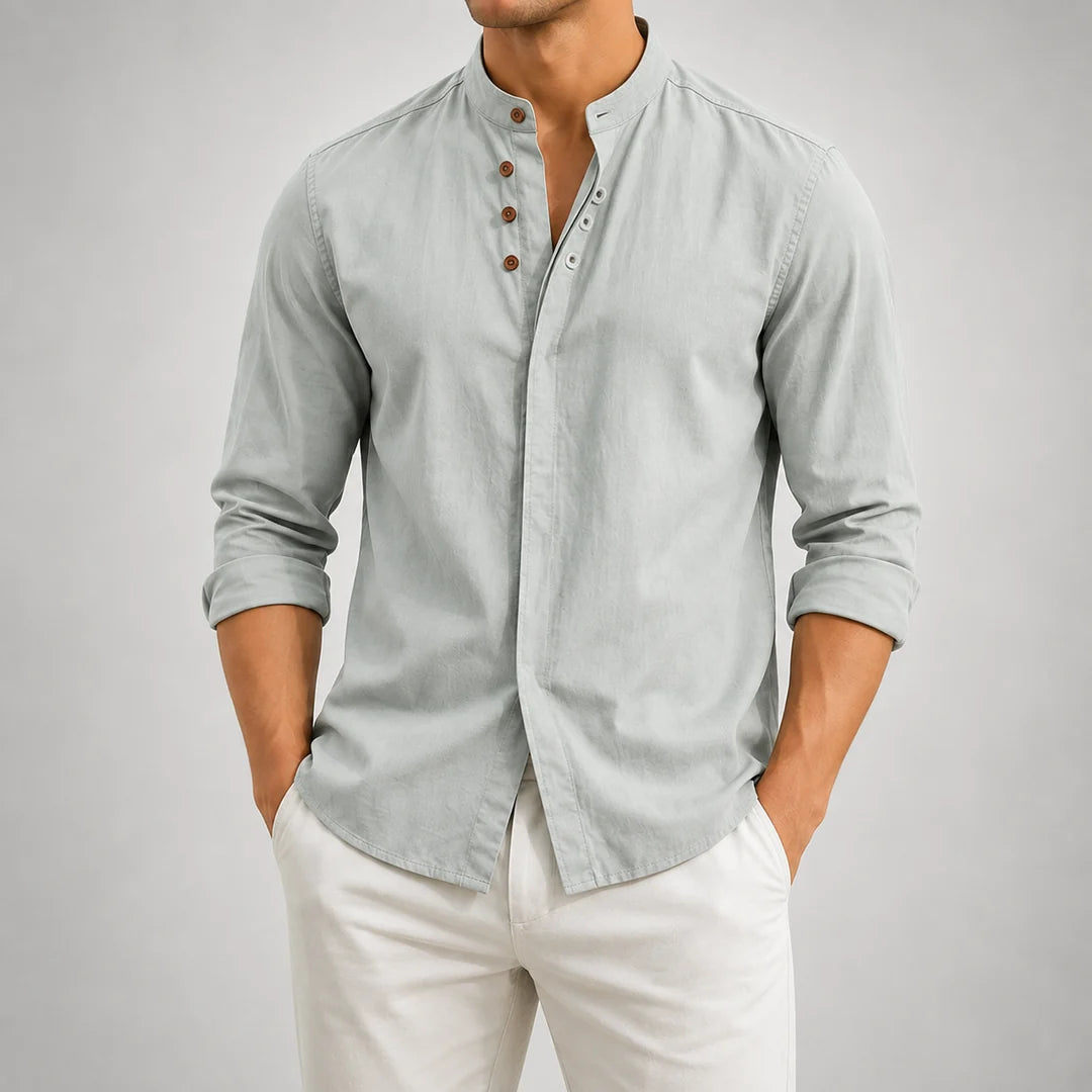 Man wearing the Sora band-collar cotton-linen shirt in Light Gray